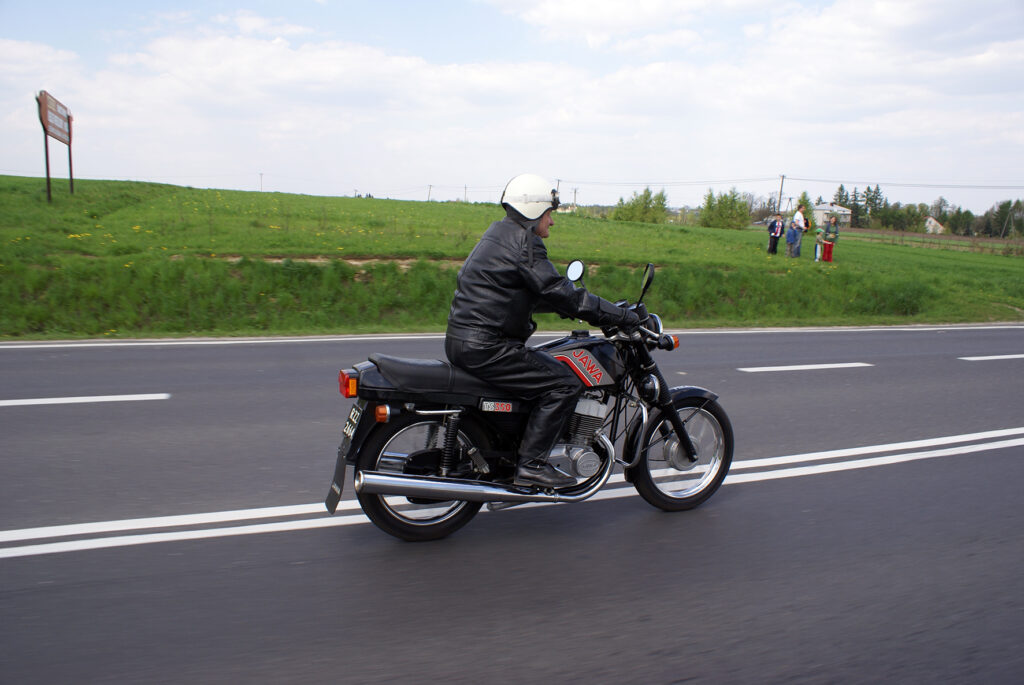 Paweł Hoffman na motocyklu